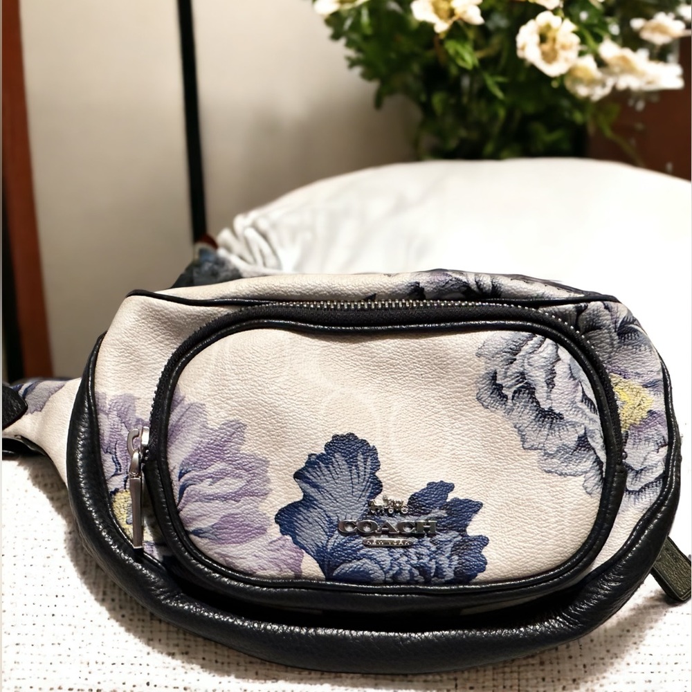 NWOT COACH 🪻🌸BELT BAG IN SIGNATURE CANVAS w/KAFFE FASSETT PRINT